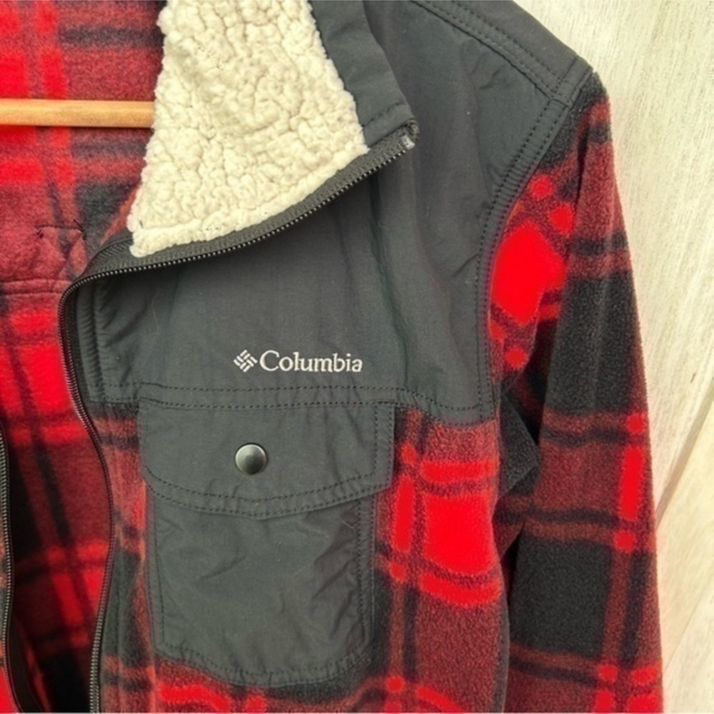 ✨Columbia Women's Black and Red Plaid Utility Mountain Jacket - Picture 6 of 9